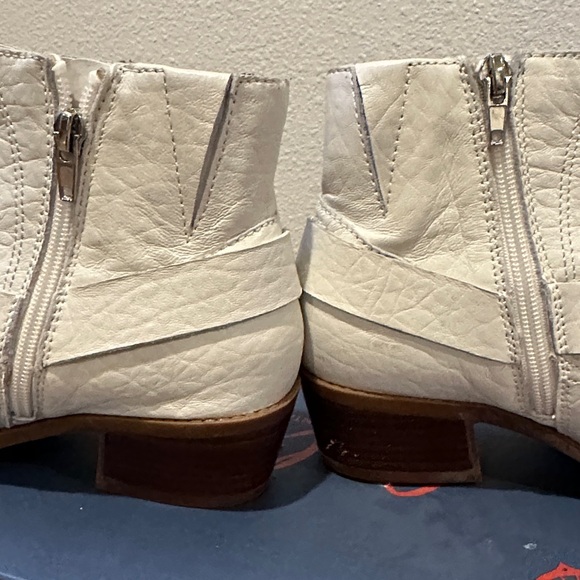 Carlos by Carlos Santana White Embellished Ankle Boots - Picture 7 of 10